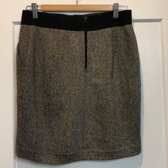 Stylish skirt with elastic/pleather waist - Picture 4 of 6